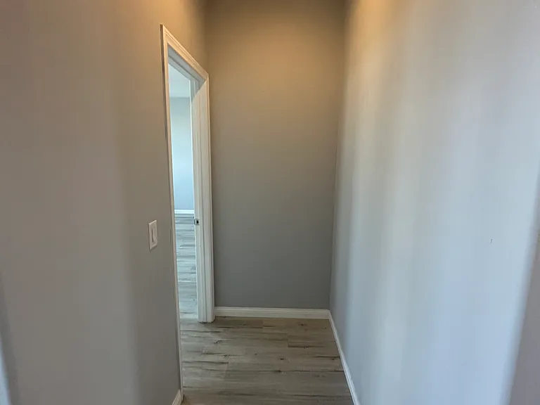 576 Glassford Ct — Photo 8