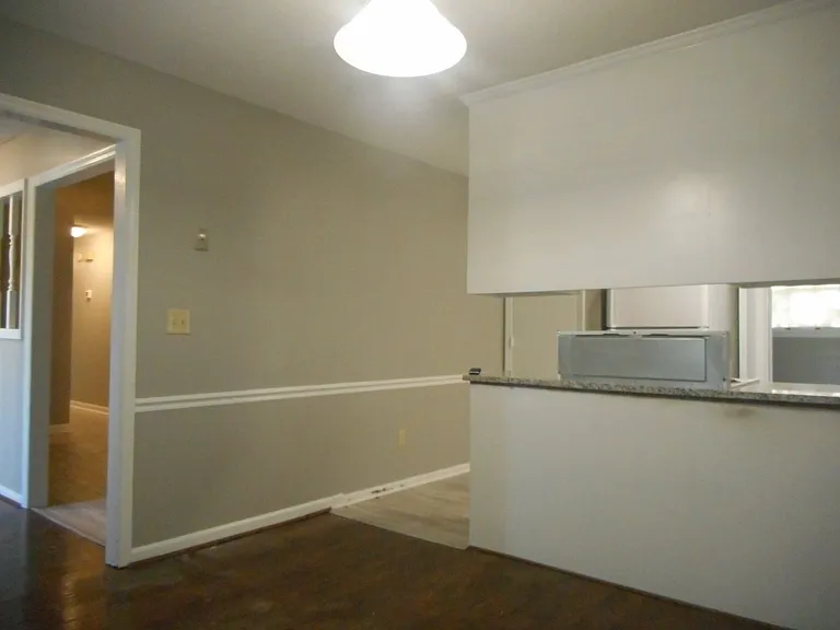 2825 Crosscreek Rd — Photo 17