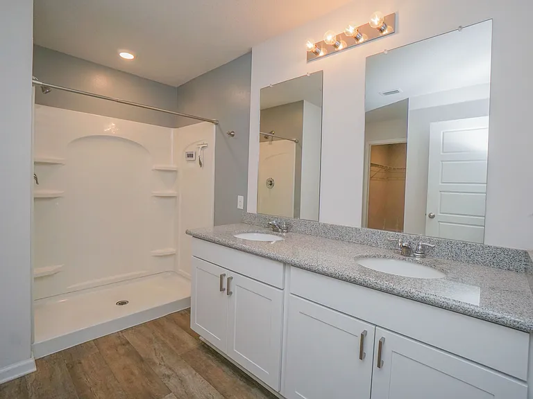 2379 Kirkwood Dr — Photo 22