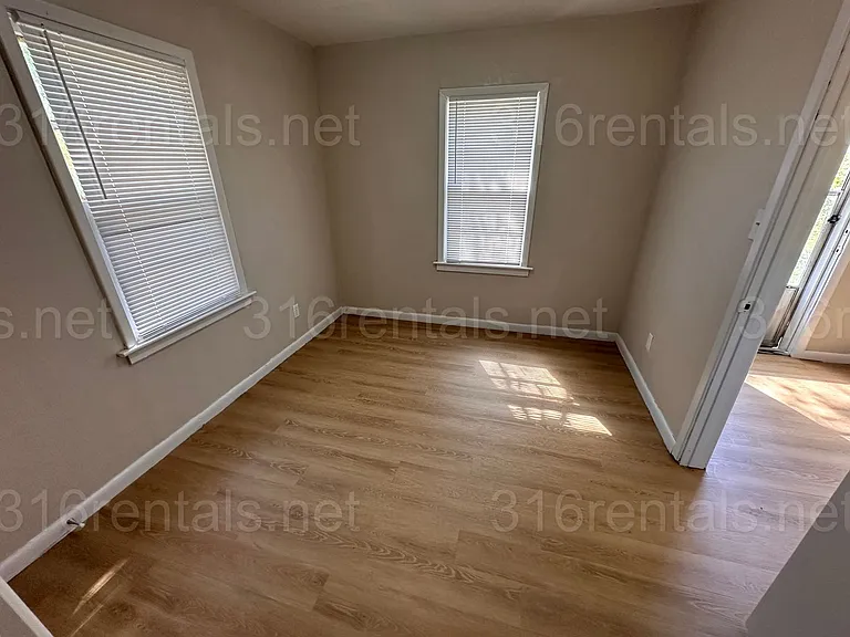 1740 S Dodge Ave — Photo 8
