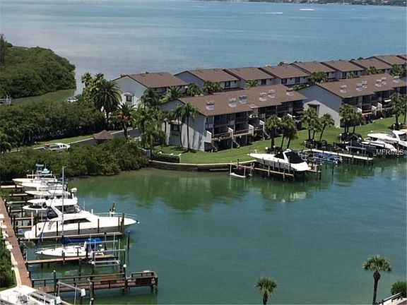 3rd image of 1621 Gulf Blvd APT 1204