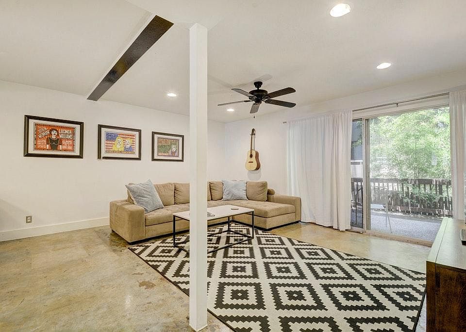 1st image of 1304 Mariposa Dr APT 161