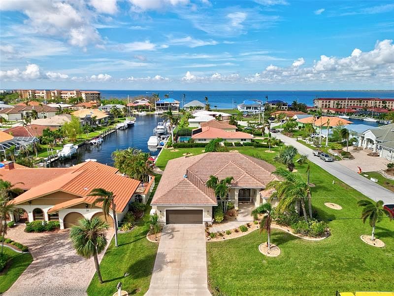 33 Hibiscus Dr, Punta Gorda, FL 33950 MLS C7467775 Zillow