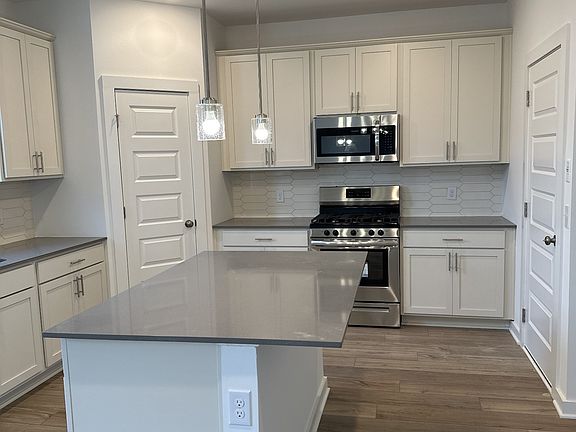 4th image of 2042 Webb Dr Lot 3
