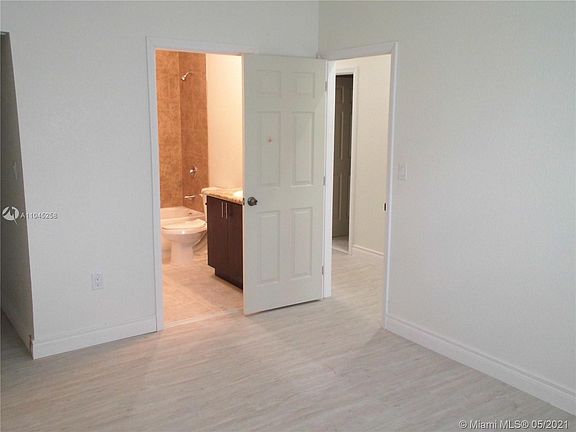 3rd image of 21483 SW 112th Ave #403