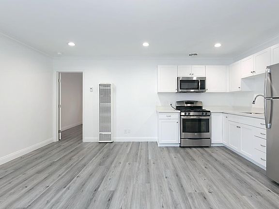 4th image of 955 3rd St APT 5