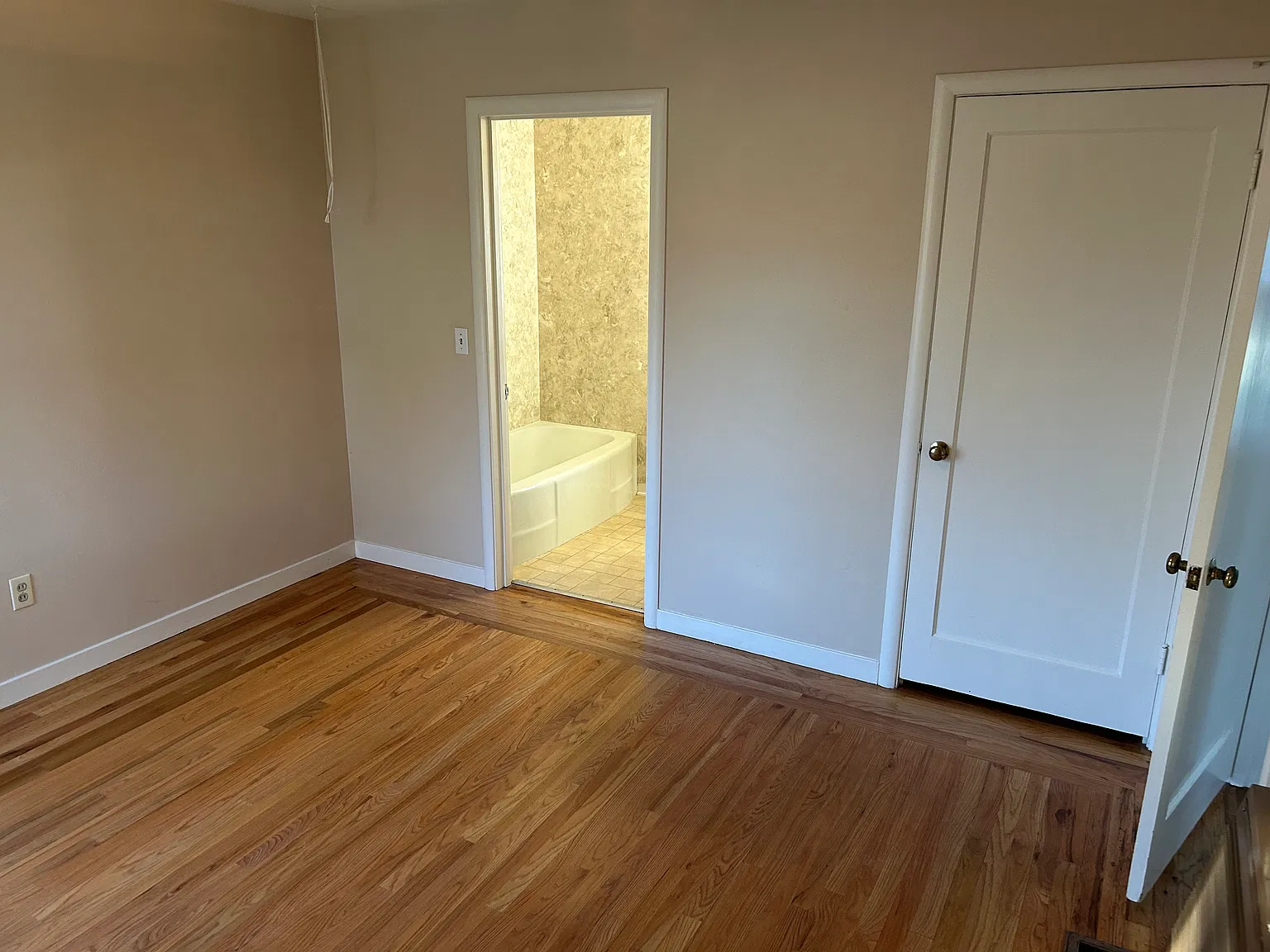 2 bed, 1100 sqft, $3,900 — Photo 4