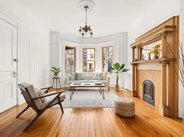 99 E 2nd St, Brooklyn, NY 11218