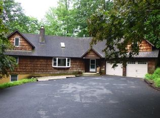 52 Cliff Rd, West Milford, NJ 07480