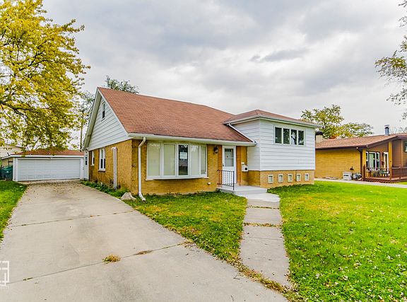 2nd image of 339 Carey Ct
