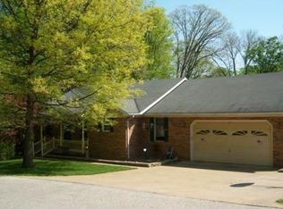 1000 Char Lee Dr, Evansville, IN 47712