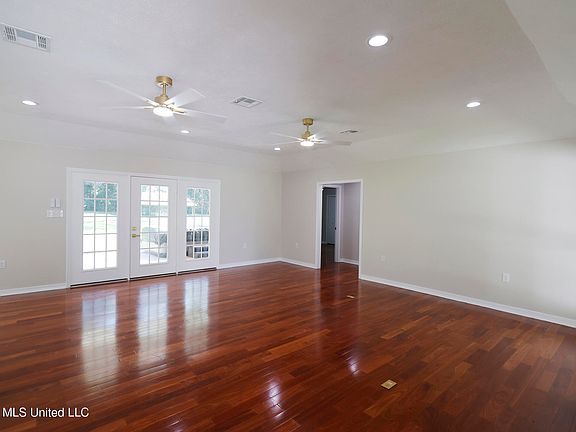 3rd image of 1138 Weaver Rd