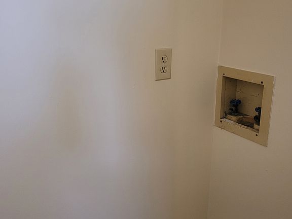 2nd image of 216 Railroad St