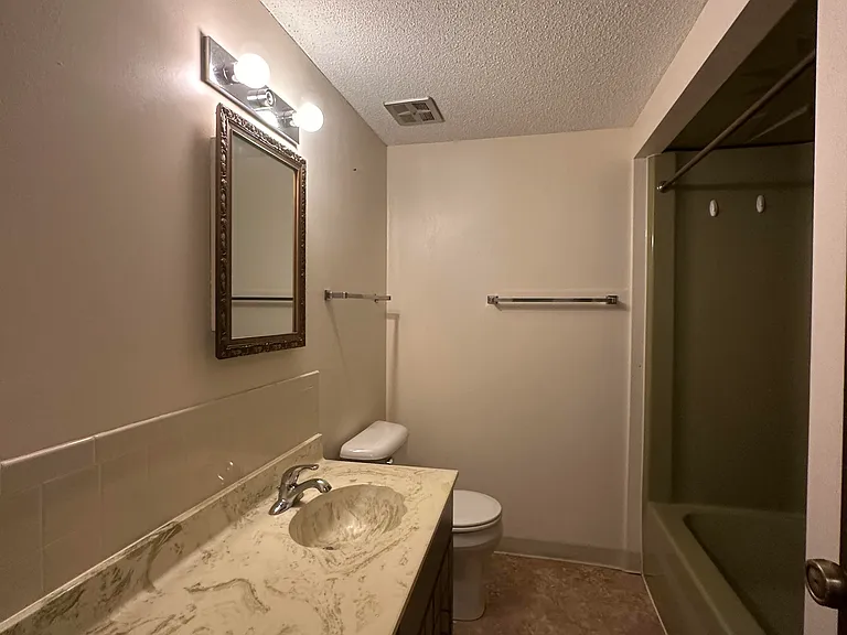 819 Coolidge St — Photo 16