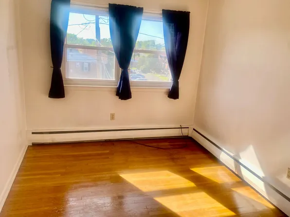 2 Bedroom-1 Full Bath in South Allentown with Immediate Occupancy, 2112 S Lumber St #1, Allentown, PA 18103