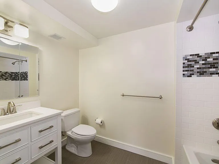 77 Marion — Photo 14