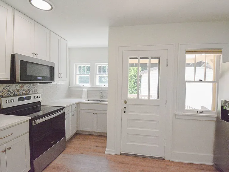 729 7th Ave SW — Photo 3
