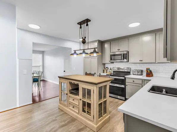 1917 Graceland Dr, Goodlettsville, TN 37072