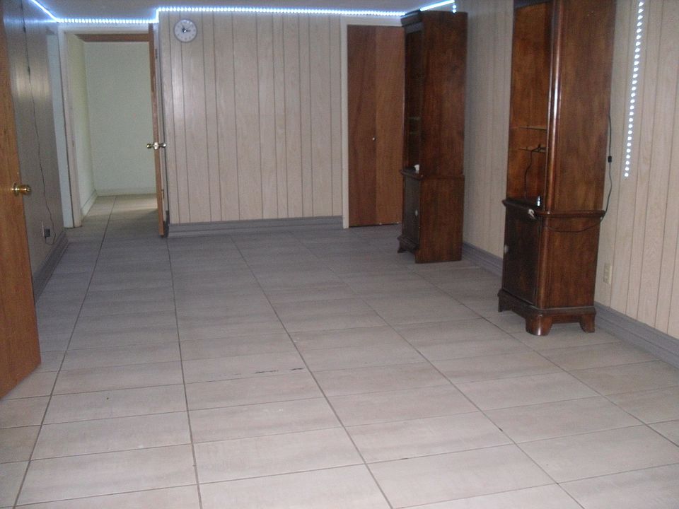 2nd image of 109 Spruce Dr #B