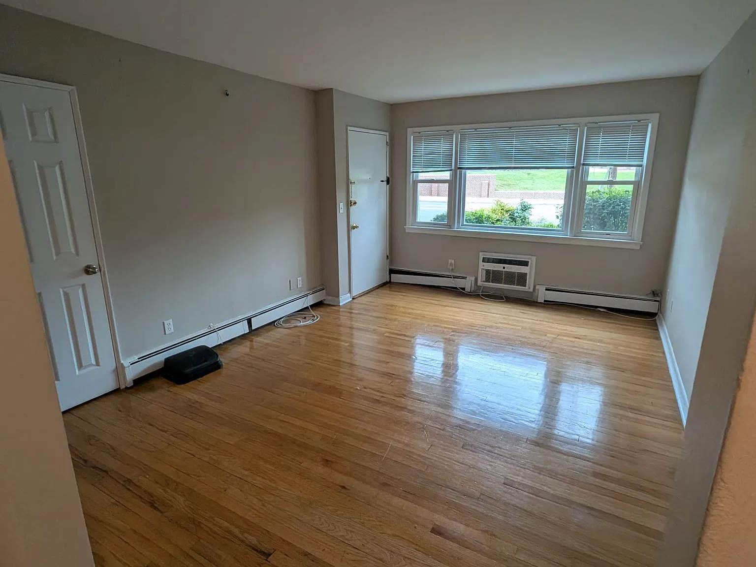 2 bed, 850 sqft, $2,600 — Photo 3