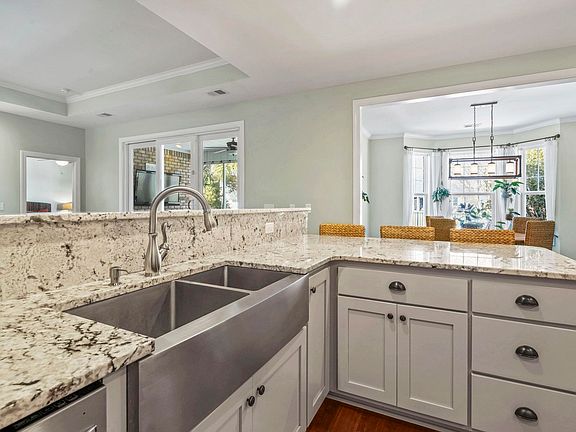 5th image of 555 Linton Park Rd.