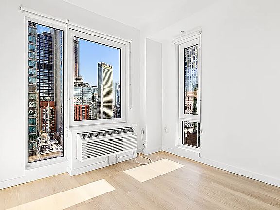 4th image of 150 Lawrence St #1542