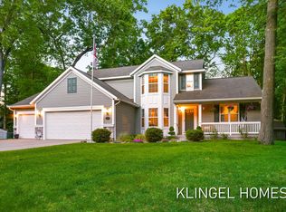 14936 Woodacre Ct, Grand Haven, MI 49417