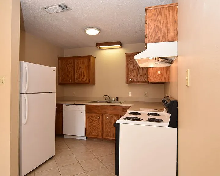 402 W Florida Ave — Photo 7