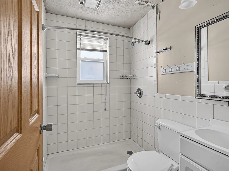 211 Park Ave #1 — Photo 9