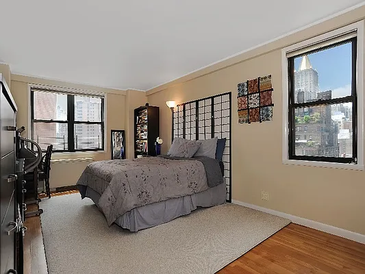 Sold by Sotheby's International Realty | media 6