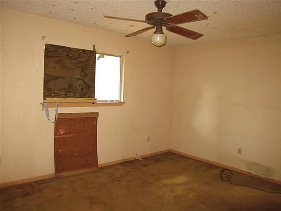 5th image of 5195 Milton Dr