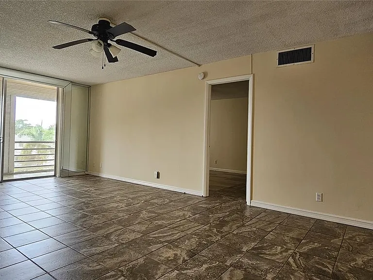 403 NW 68th Ave #309 — Photo 9