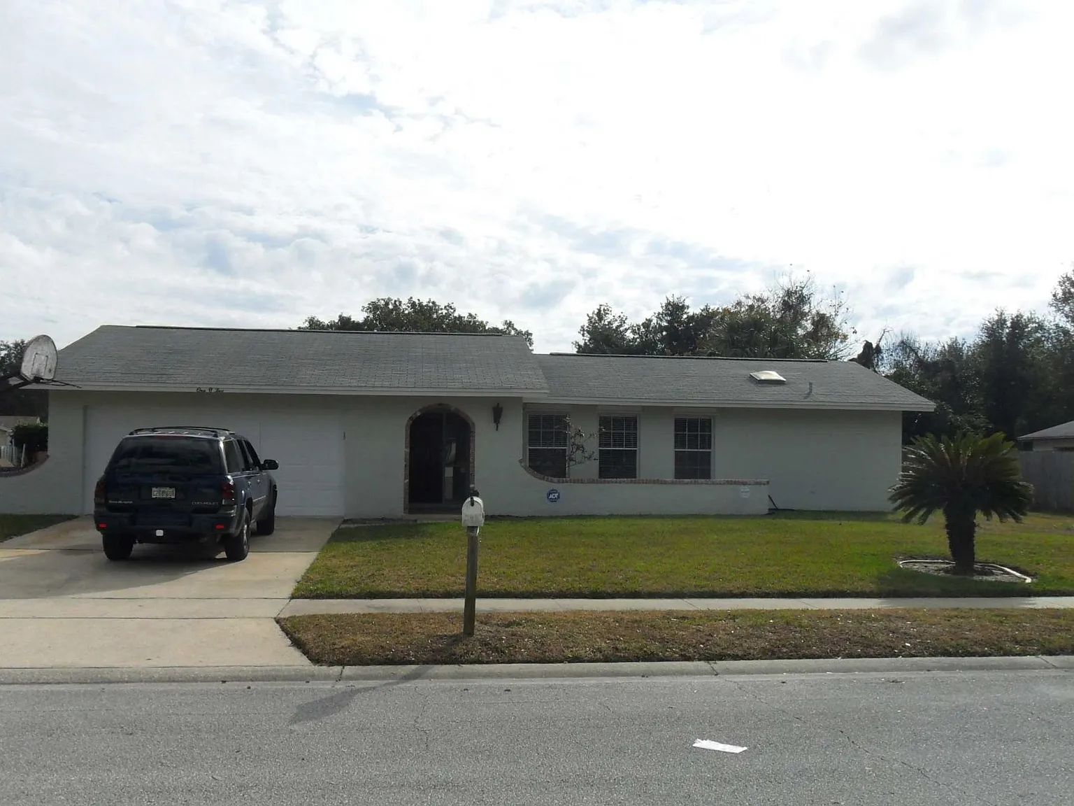 5 bed, 2450 sqft, $3,000 — Photo 1