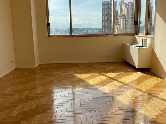 4th image of 350 W 50th St APT 16F