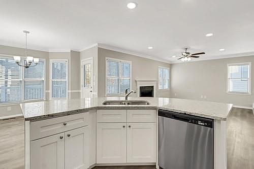 5th image of 1060 Chandler Park Ct