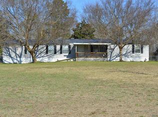 72 Veterans Dr, Ridgeway, SC 29130