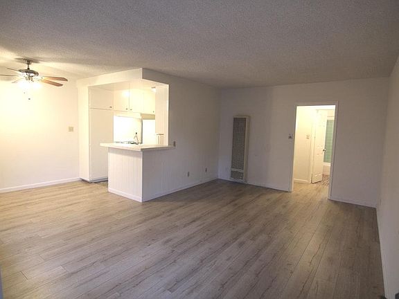 3rd image of 1515 Beloit Ave APT 7