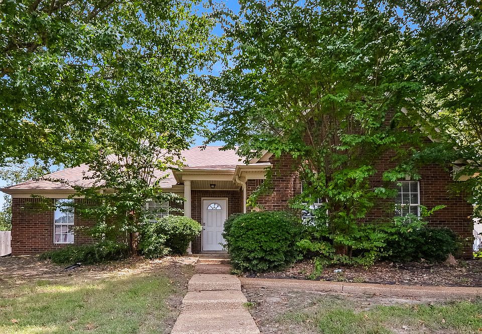 1st image of 7100 Hunters Horn Dr