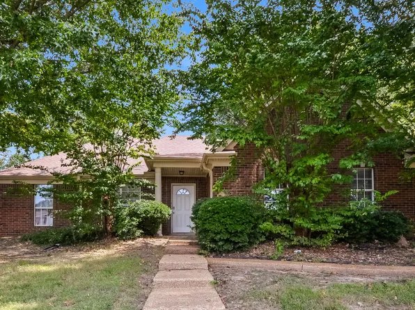 7100 Hunters Horn Dr, Olive Branch, MS 38654