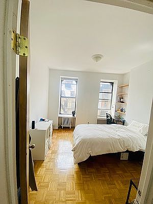 2nd image of 17 Saint Marks Pl #16SL