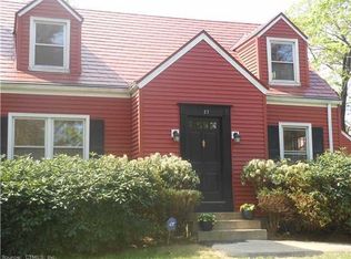 27 Mills Ln, Bloomfield, CT 06002