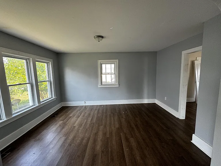 425 Eagle School Rd — Photo 4