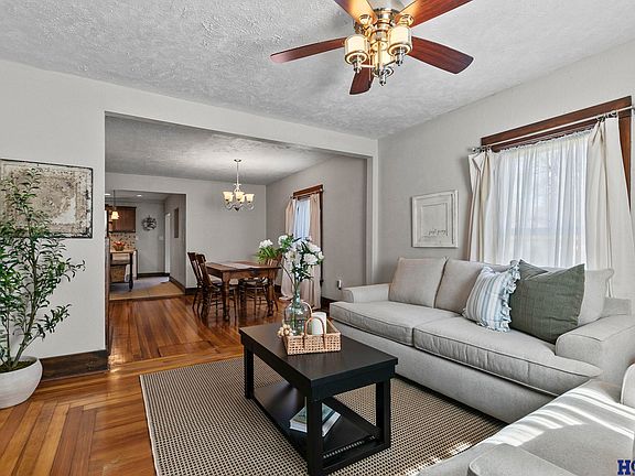 4th image of 4242 Madison Ave