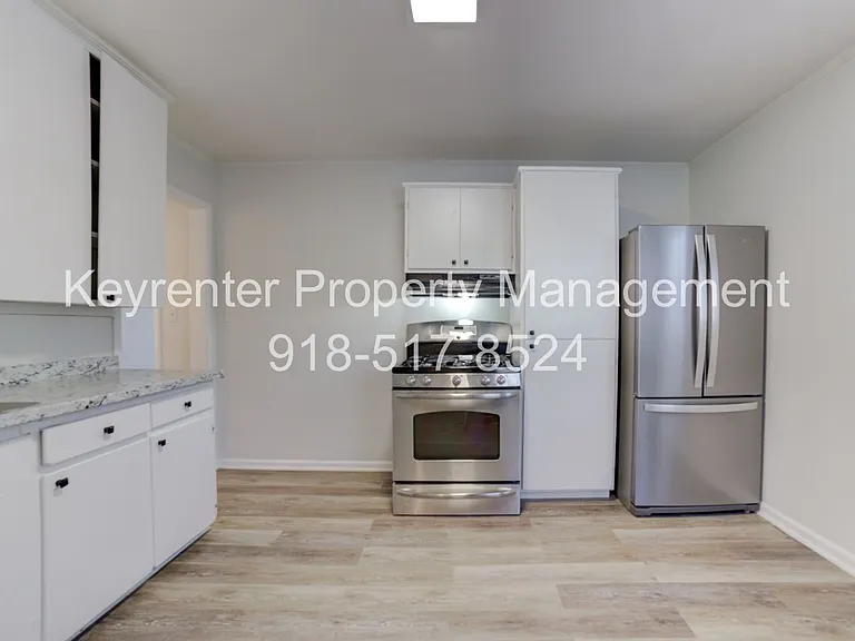 3743 W 42nd Pl — Photo 8