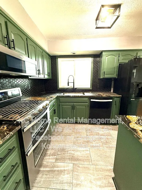 3 bed, 1.5 bath, 1100 sqft, $1,995 — Photo 4