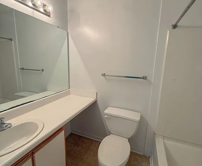 1500 Graduate Ln — Photo 11