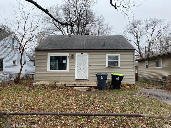69 E Hopkins Ave, Pontiac, MI 48340