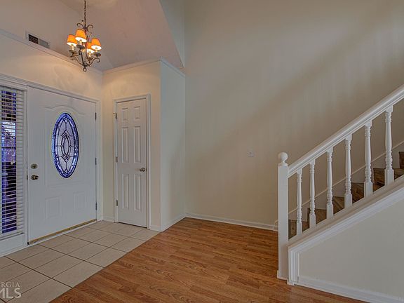 3rd image of 285 Vaness Dr