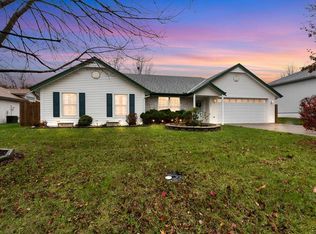 202 Cross Creek Ln, Grain Valley, MO 64029