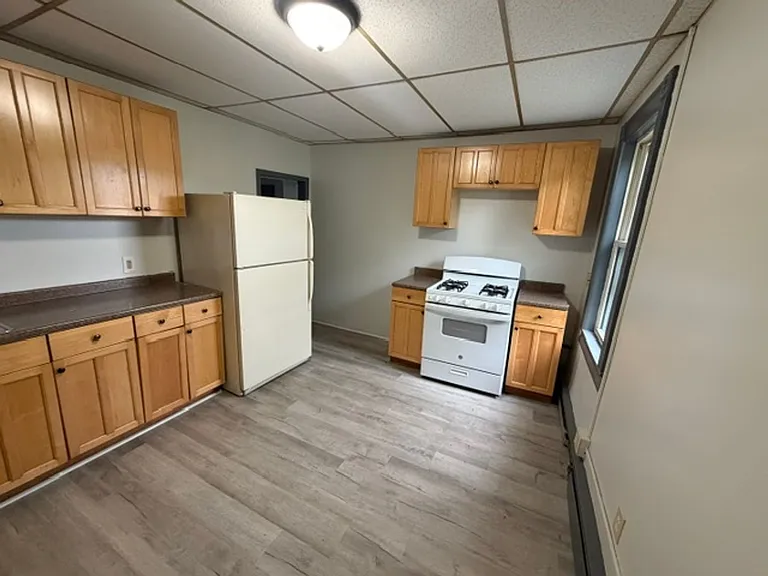 159 N Main St — Photo 8